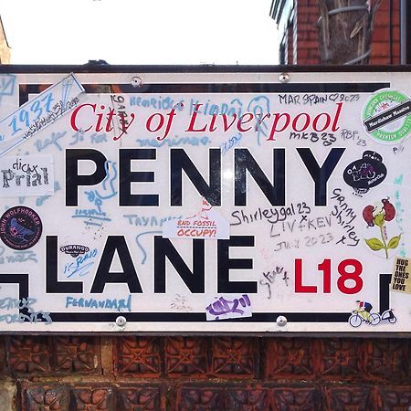 Modern & Stylish Home At The Corner Of Famous Penny Lane In リヴァプール エクステリア 写真