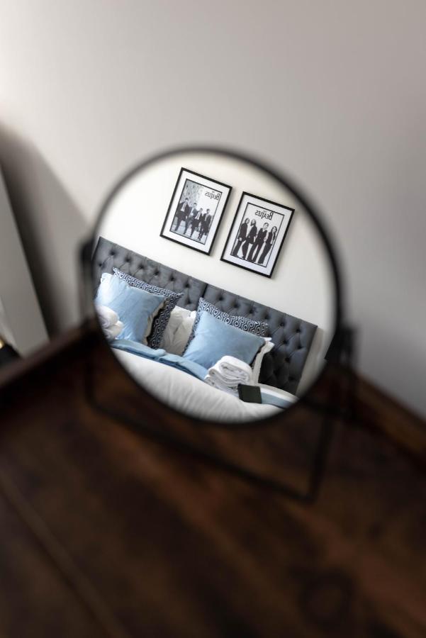 Modern & Stylish Home At The Corner Of Famous Penny Lane In リヴァプール エクステリア 写真
